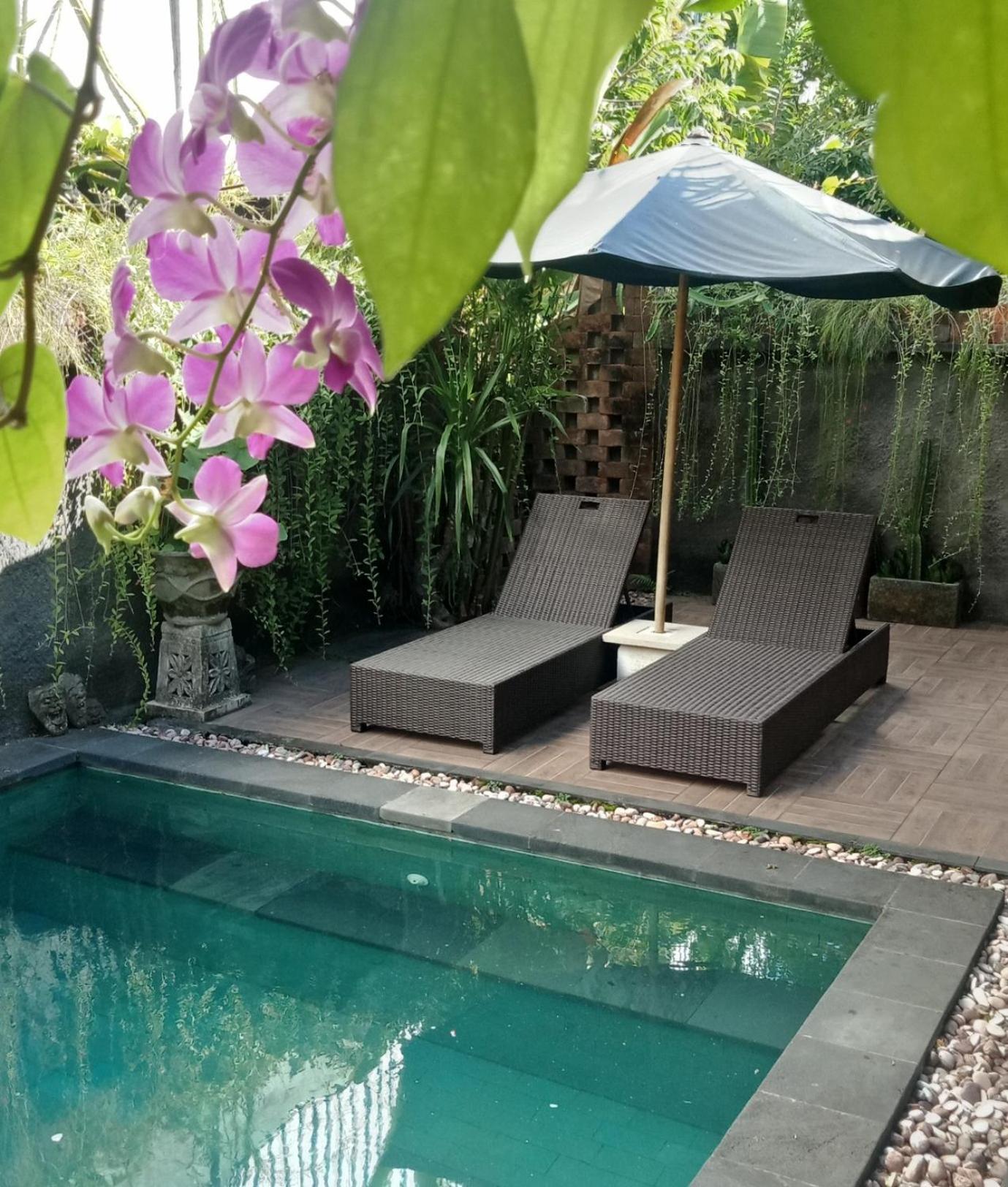 D'Puja Home Stay And Spa Nusa Dua  Exteriör bild